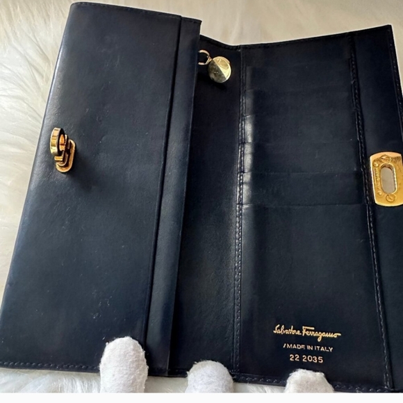 Salvatore Ferragamo Calf Skin Continental - Picture 12 of 15